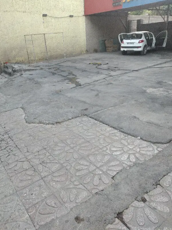 زمین تجاری مسکونی . ۳۰متر  بر زمین .مناسب  تجاری