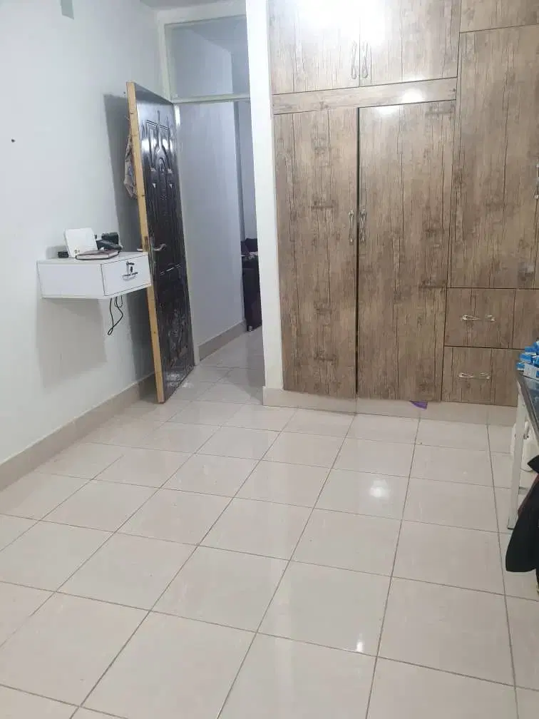 منزل تک خواب متراژ 80متر بدونه پارکینگ طبقه بالا
