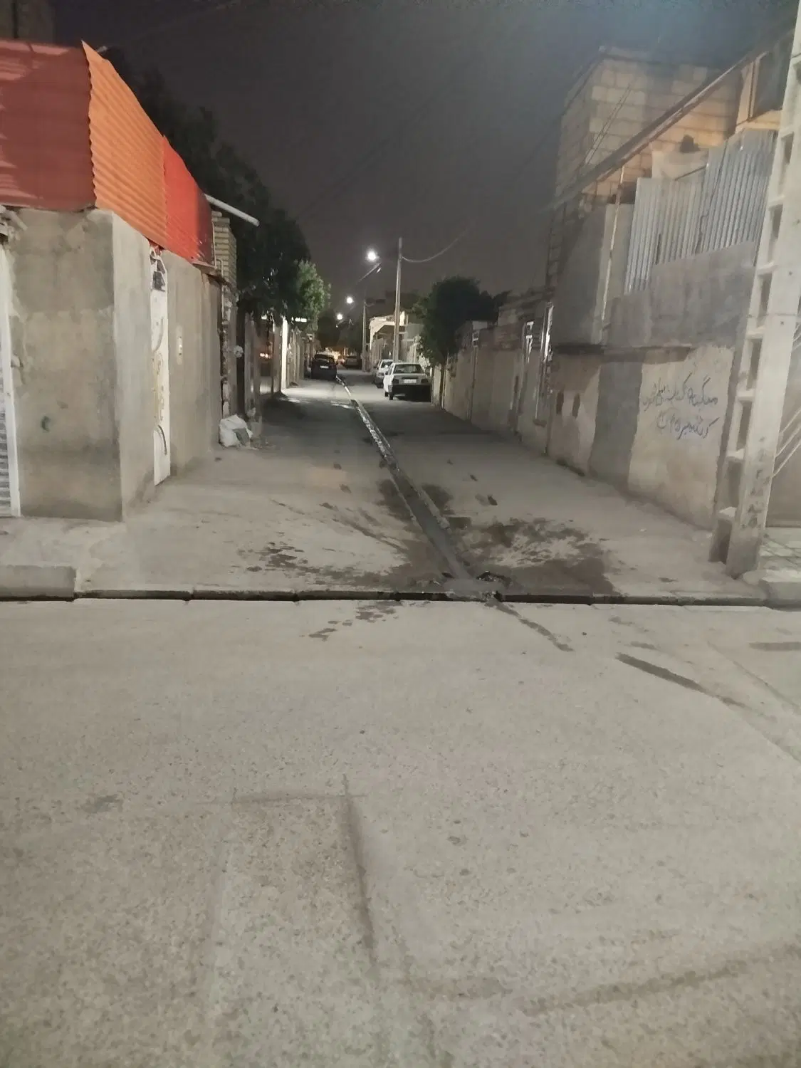 حیاط ۶۵ متری ویلایی خیلی شیک