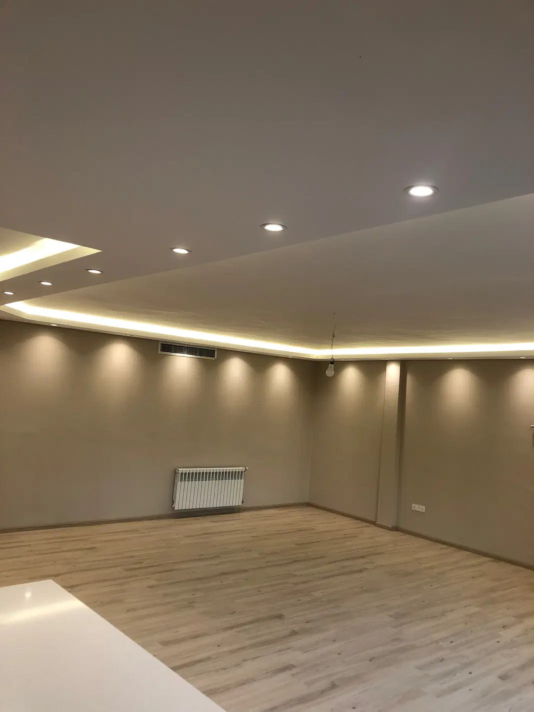 نیاوران شمال کاخ ۱۵۰ متر ۳ خ مدرن