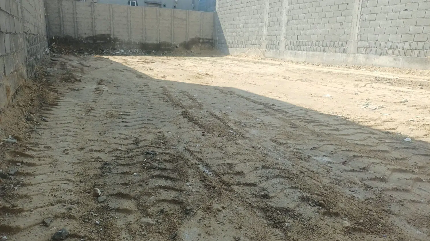 زمین 210 متری