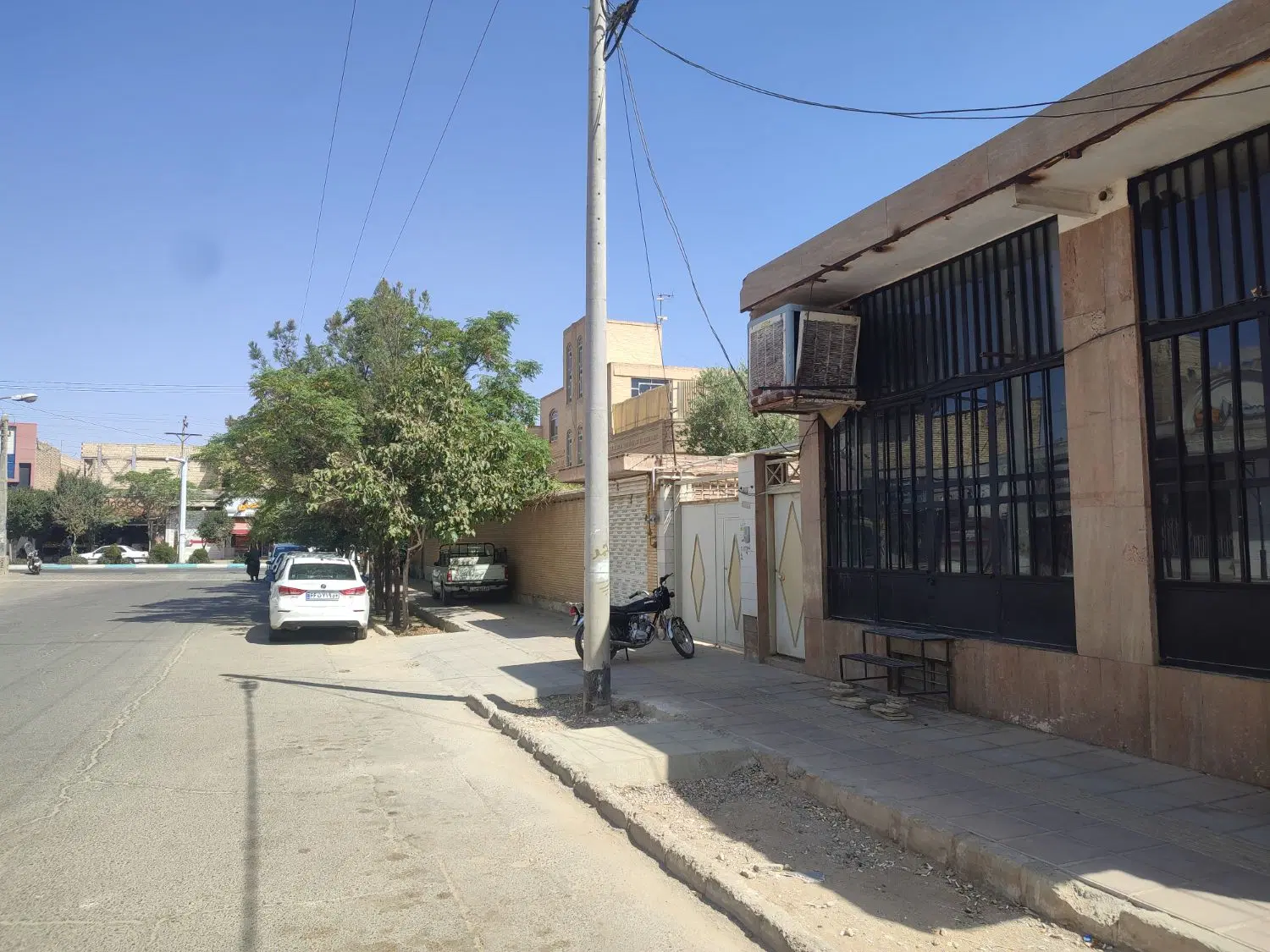 مغازه 60 متری نزدیک بلوار اصلی آزادشهر