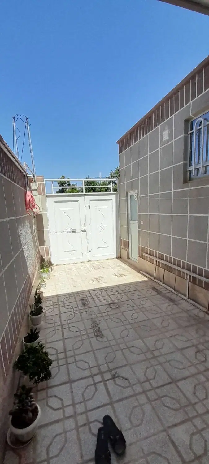 .دوخوابه حالش دوفرش میخوره کف سرامیک ام‌ دی اف