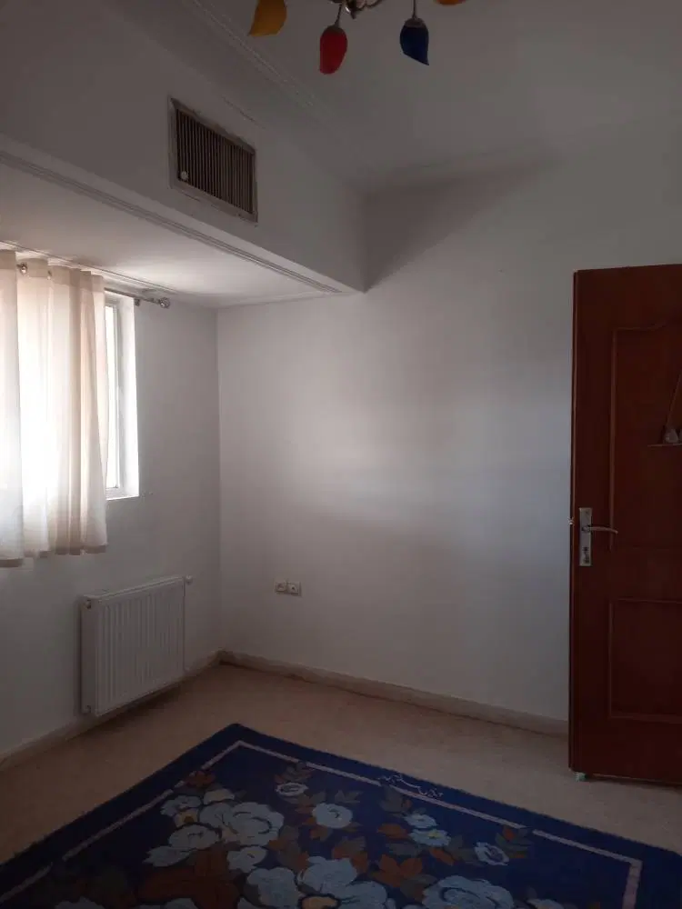 ۹۳ متر یکخواب رو به روی باغ حوض