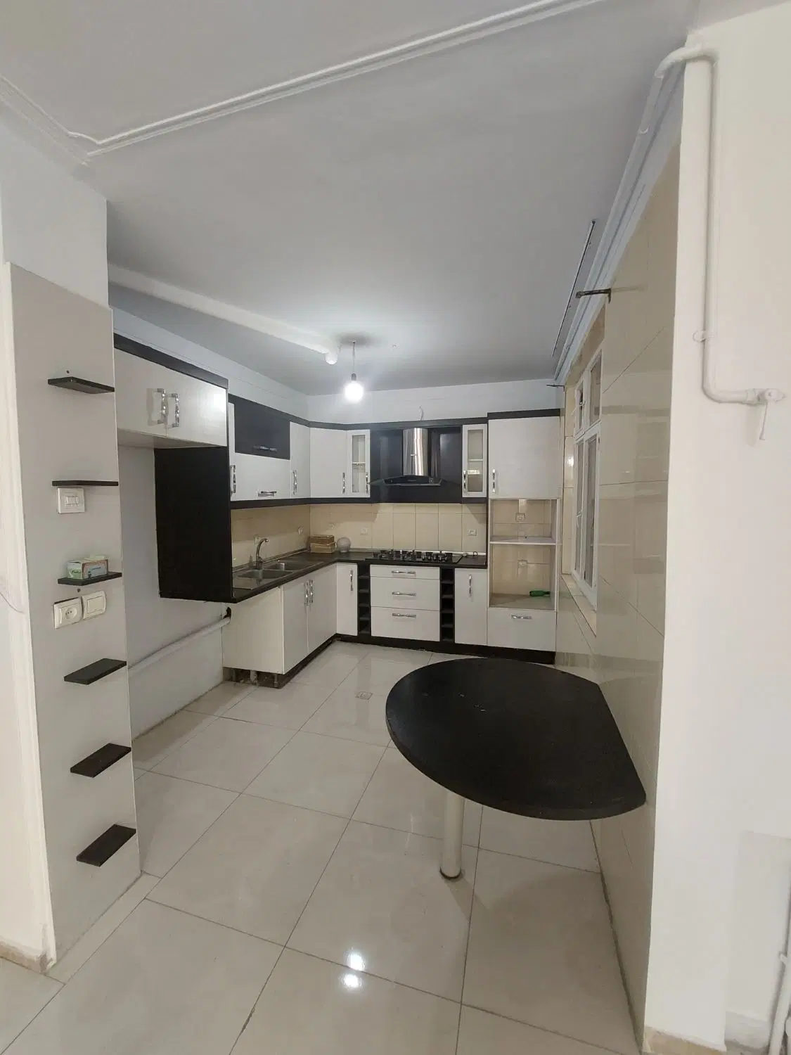 ۸۸ متر  کارگر آذربایجان *پارکینگ دار * قابل معاوضه