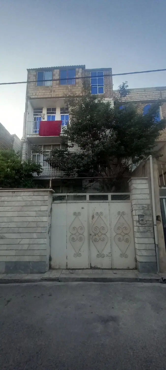 خانه ویلایی ۴تبقه ۱۰۵ متر