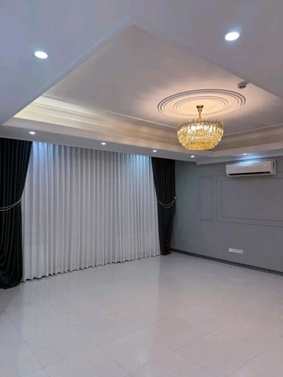نوساز_100متر 40 متر حیاط دیزاین_دو پارکینگ سندی