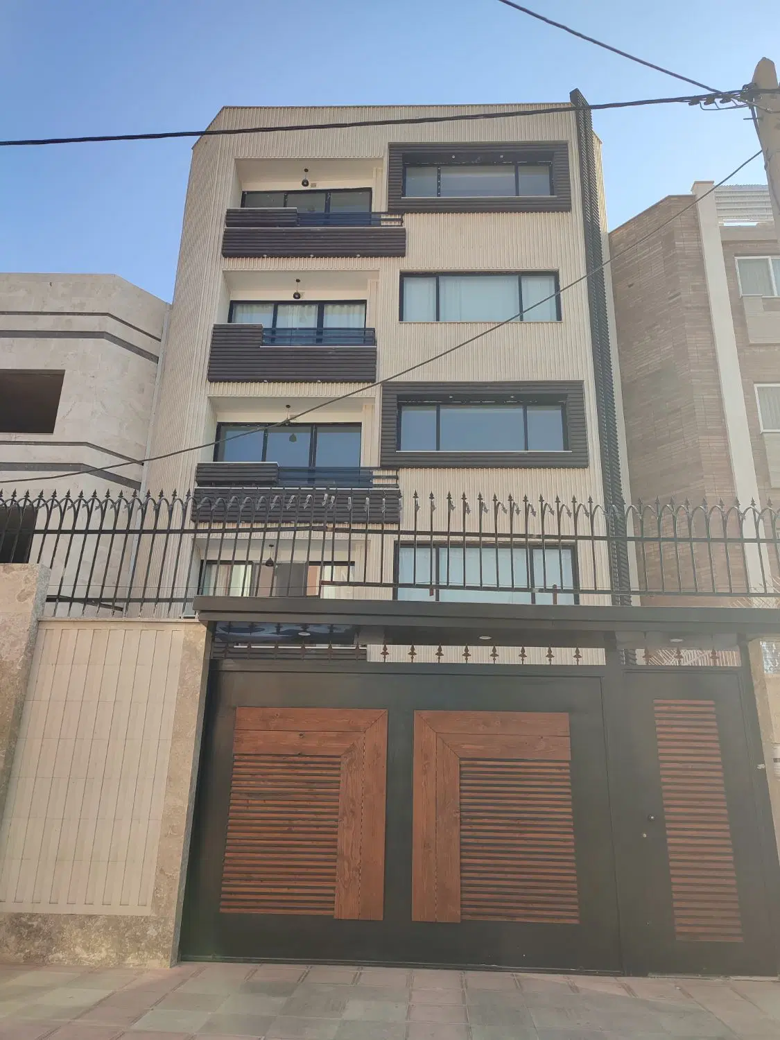 فروش آپارتمان محله ۵ . شرکتی