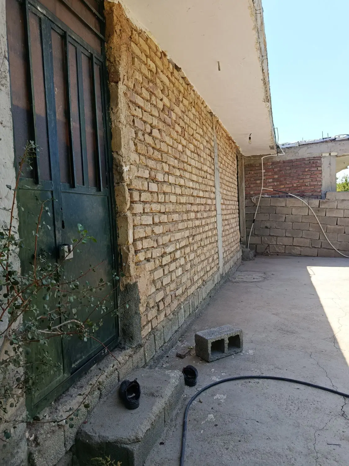 خانه باغ در اسلام اباد دلفارد