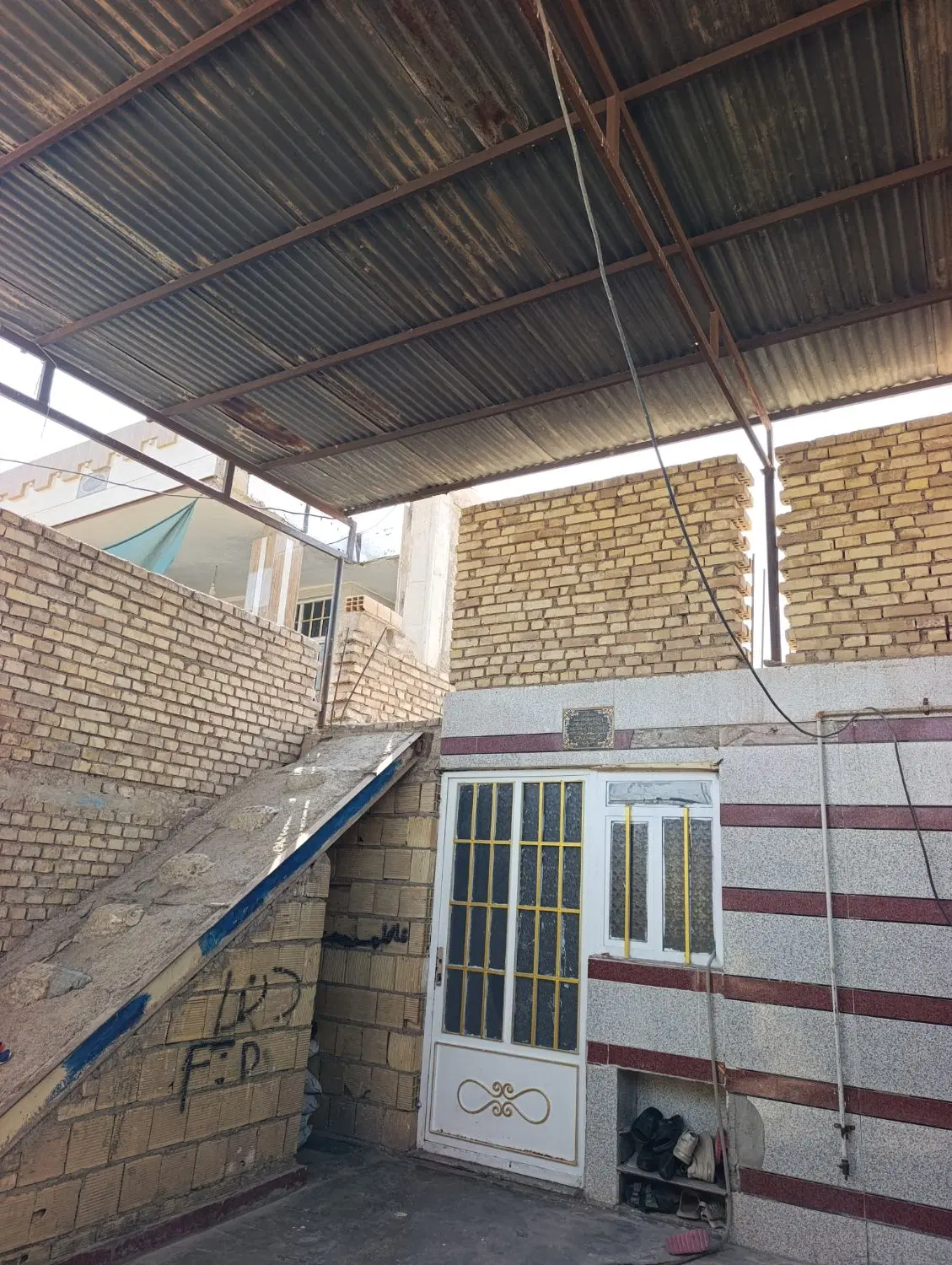 رهن و اجاره خانه ۱۵۰متری ماشین رو(( قلعه طوق))