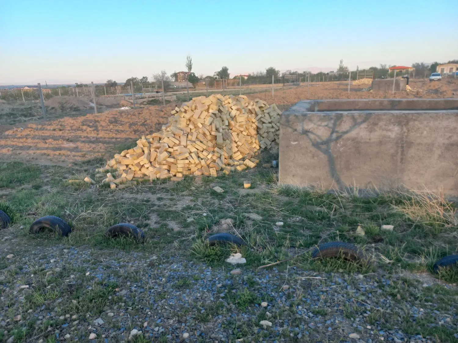 زمین ویلای تنگ افتاده