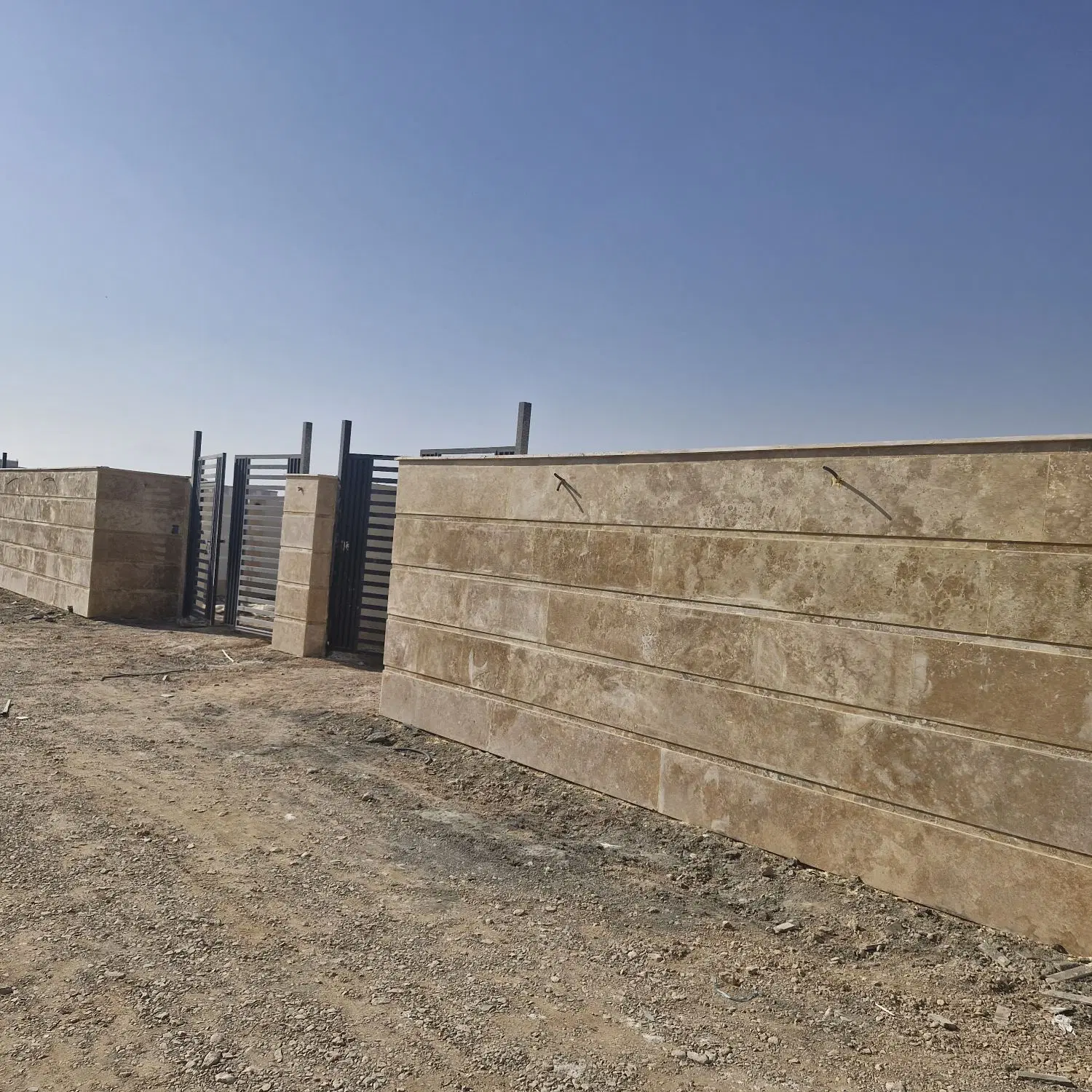 چهار دیواری باغی ۵۰۰ متر آب برق