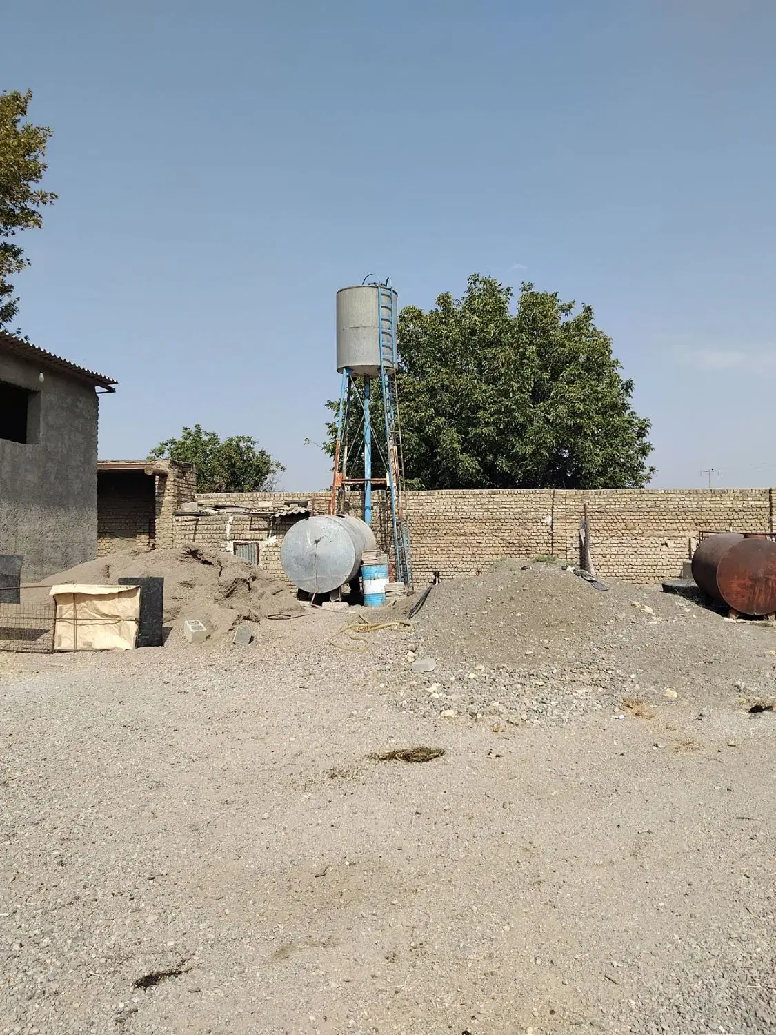 اجاره گاوداری نیمه صنعتی