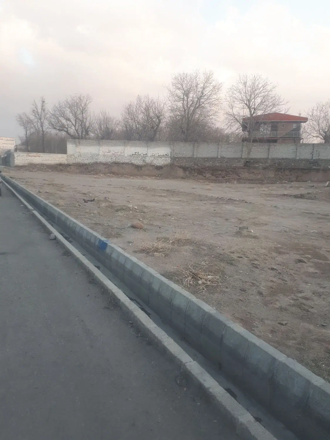 قطعه دربر خیابان اسکو به کندوان بالاترازکشتی ساحلی