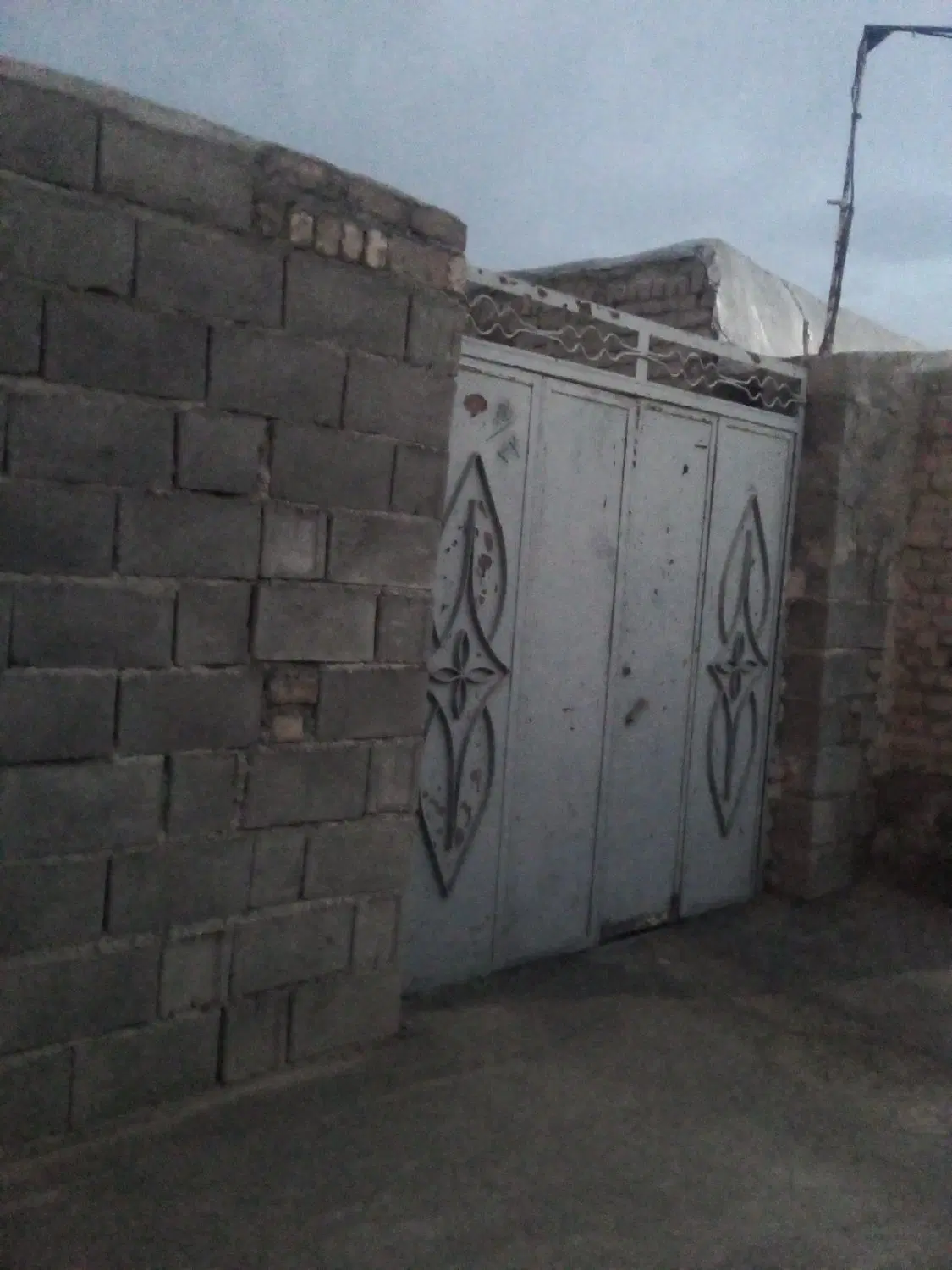 خانه کلنگی به مساحت ۲۵۵ متر در روستا به فروش میرسد