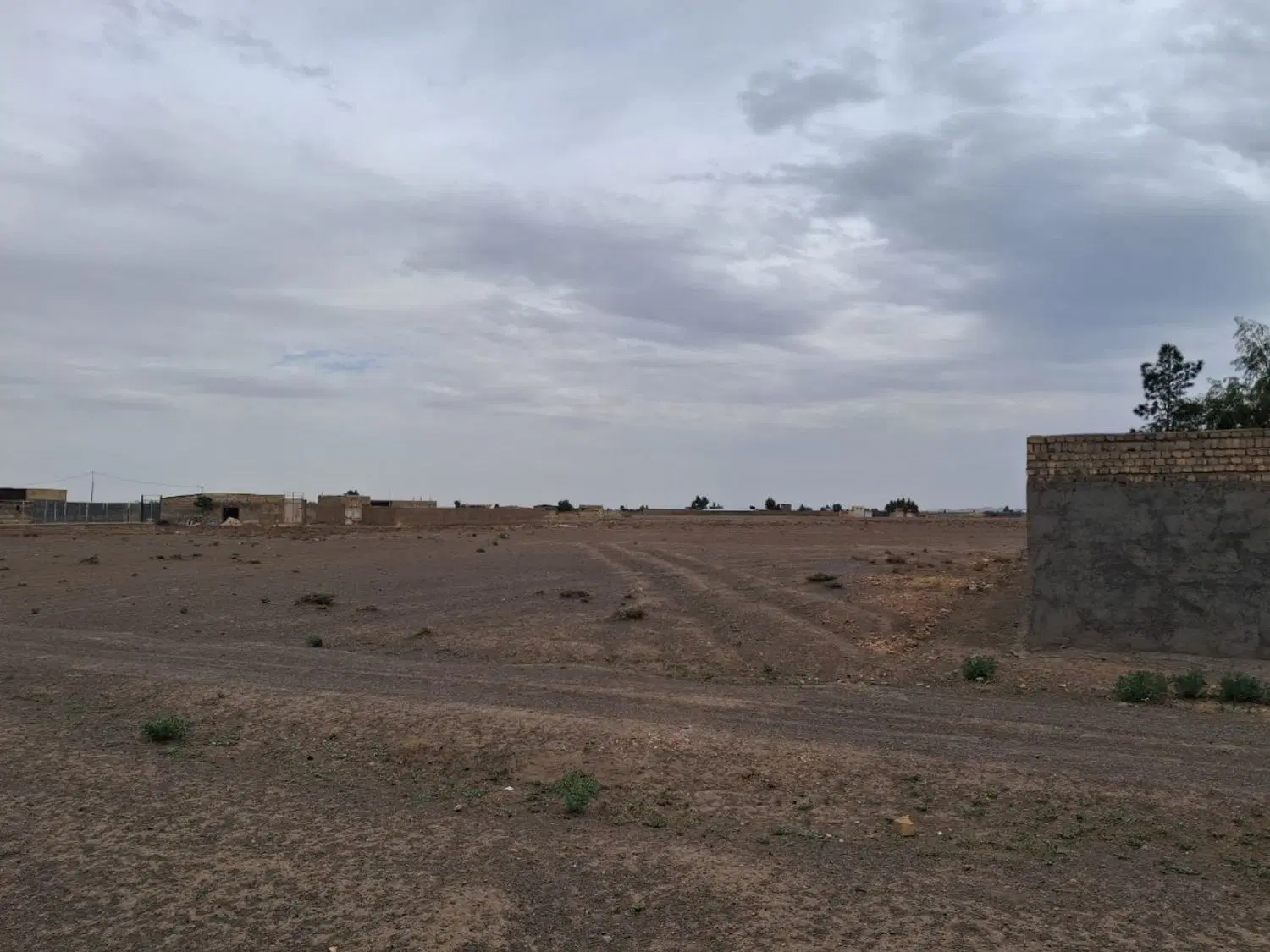 زمین جنت آباد