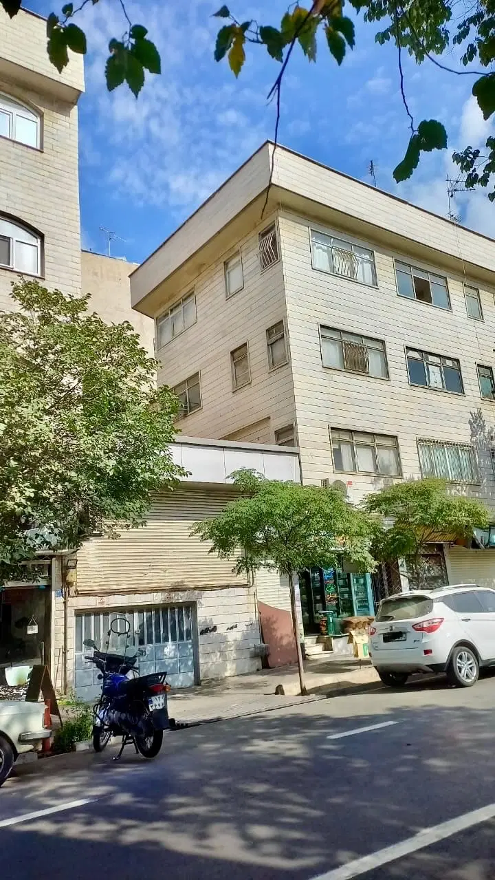 اجاره مغازه ۴۶ متری پله خور پر تردد