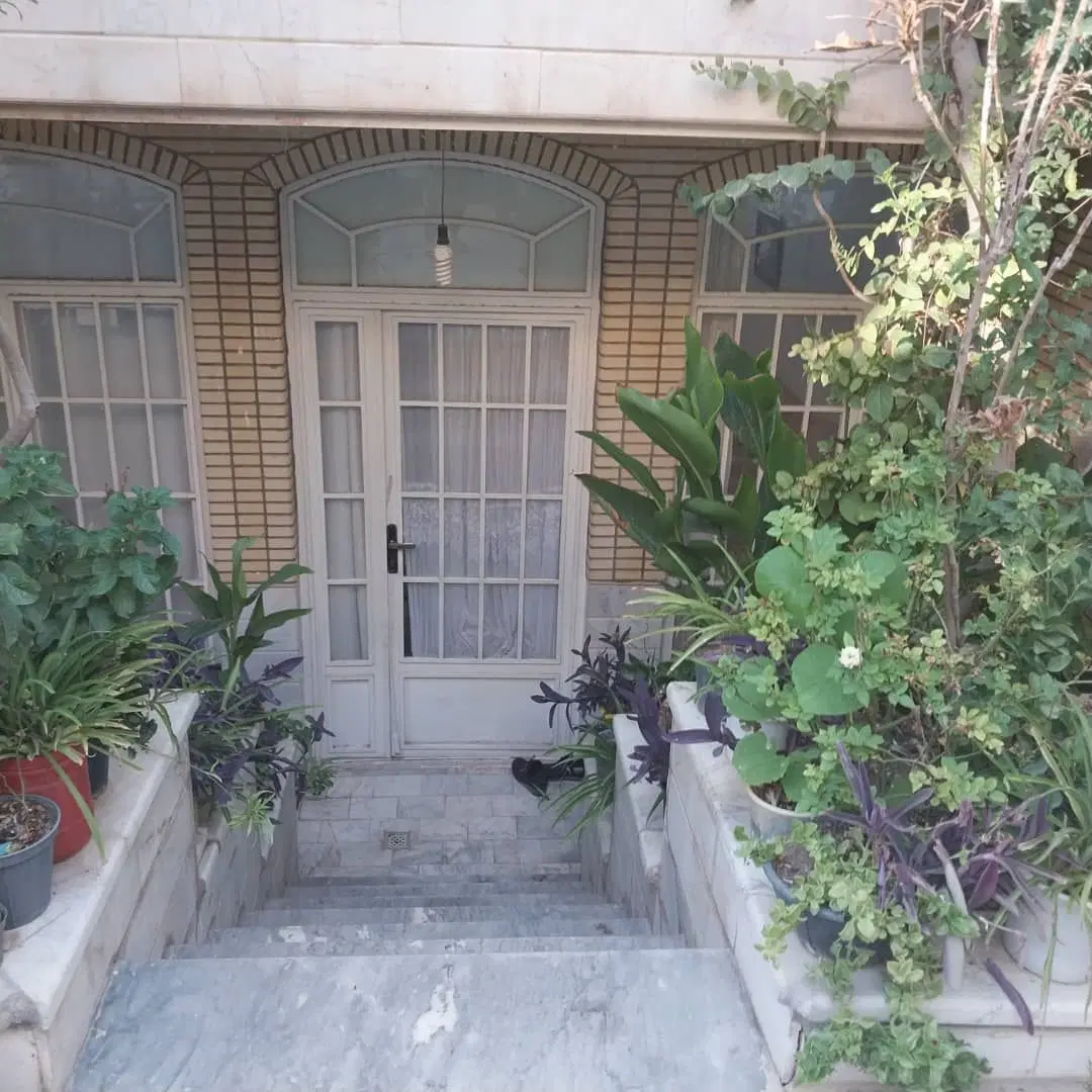 زیرزمین گلخانه ای ۱۲۵ متری ۲ خواب