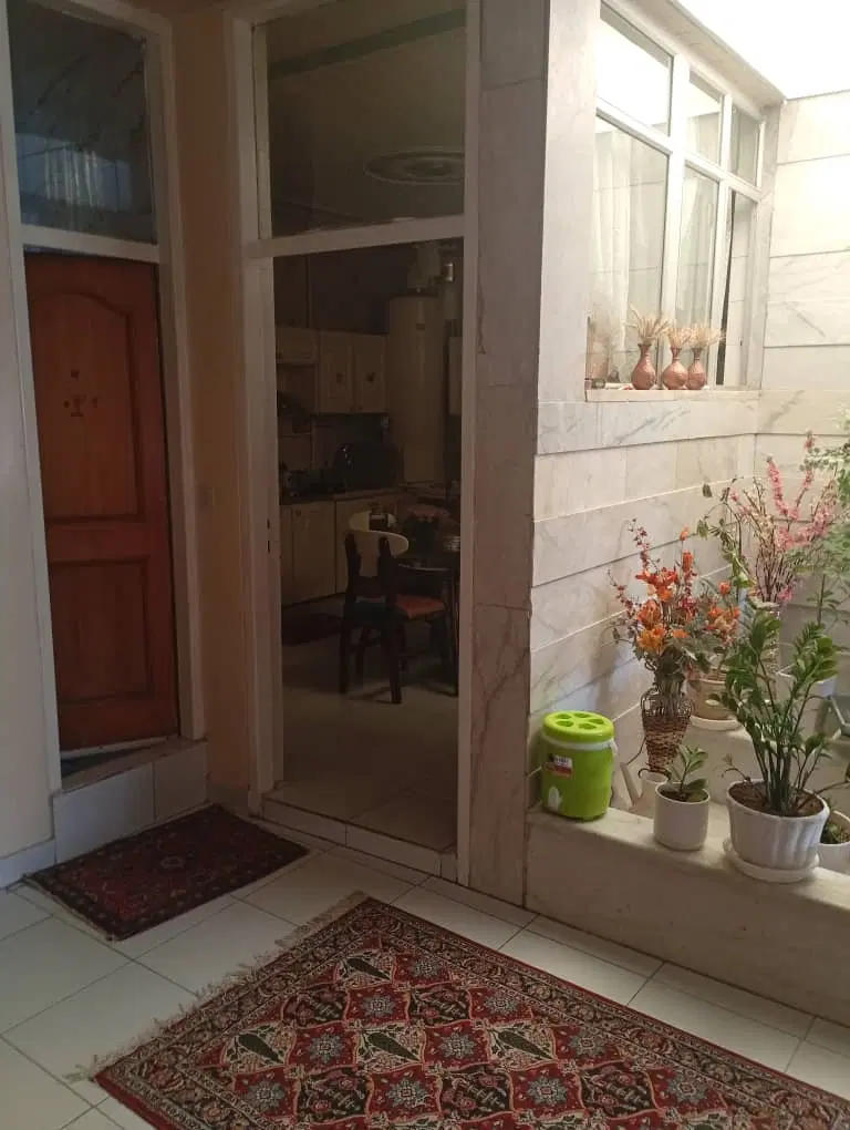 خانه ویلایی دو طبقه ۲۰۰متر خیابان سیمین