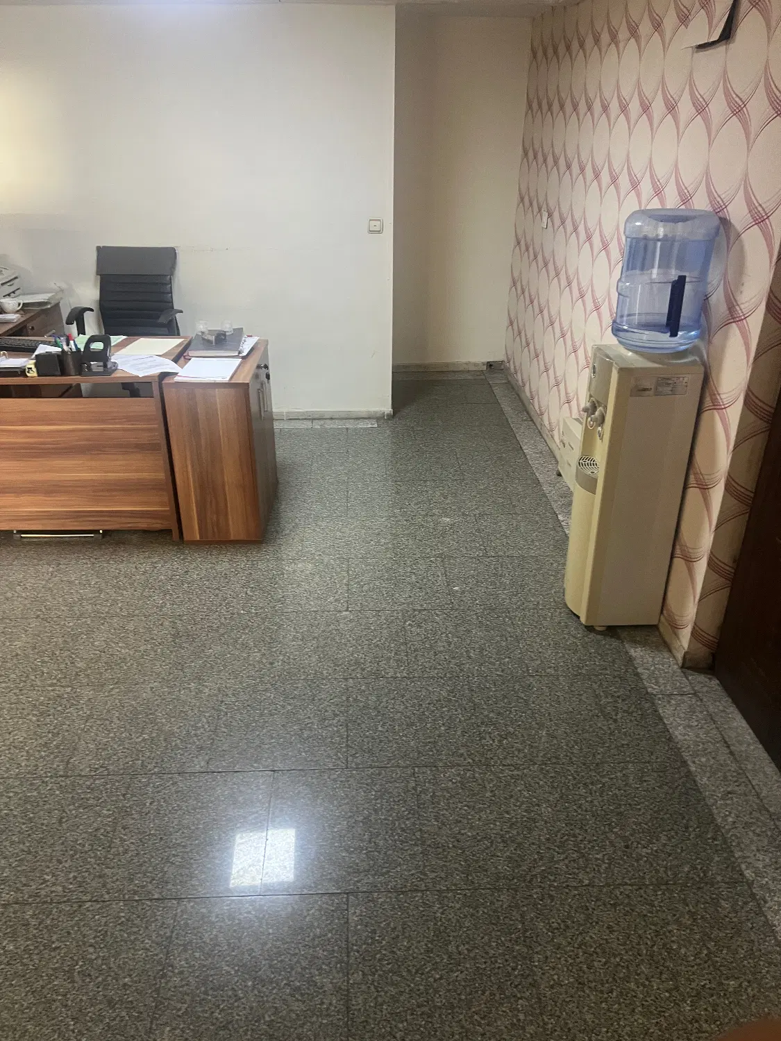 آپارتمان اداری طبقه ۵ بر امیر اباد چهار خوابه