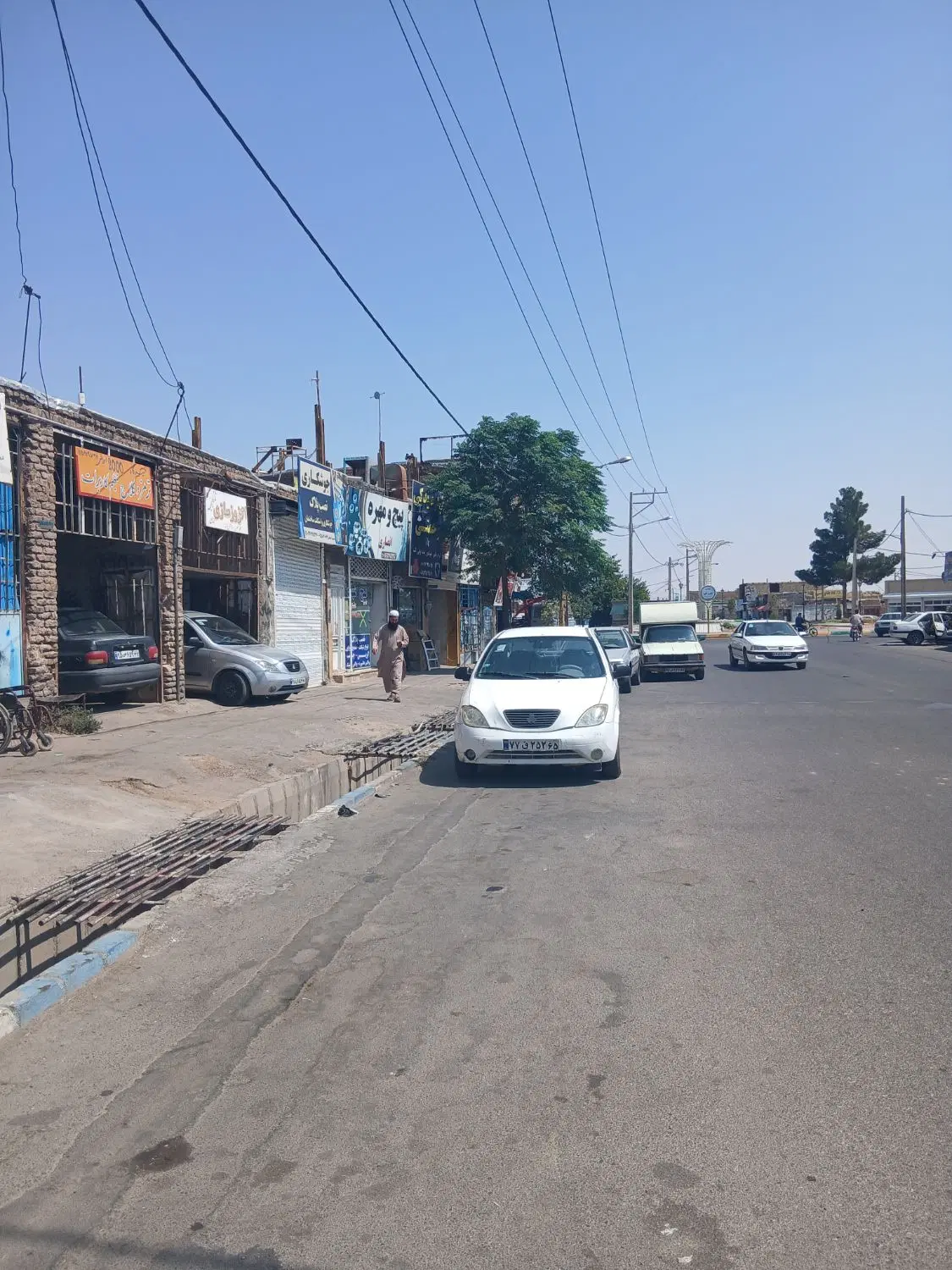 ۲در بند مغازه تجاری حاشیه خیابان معدن فروشی
