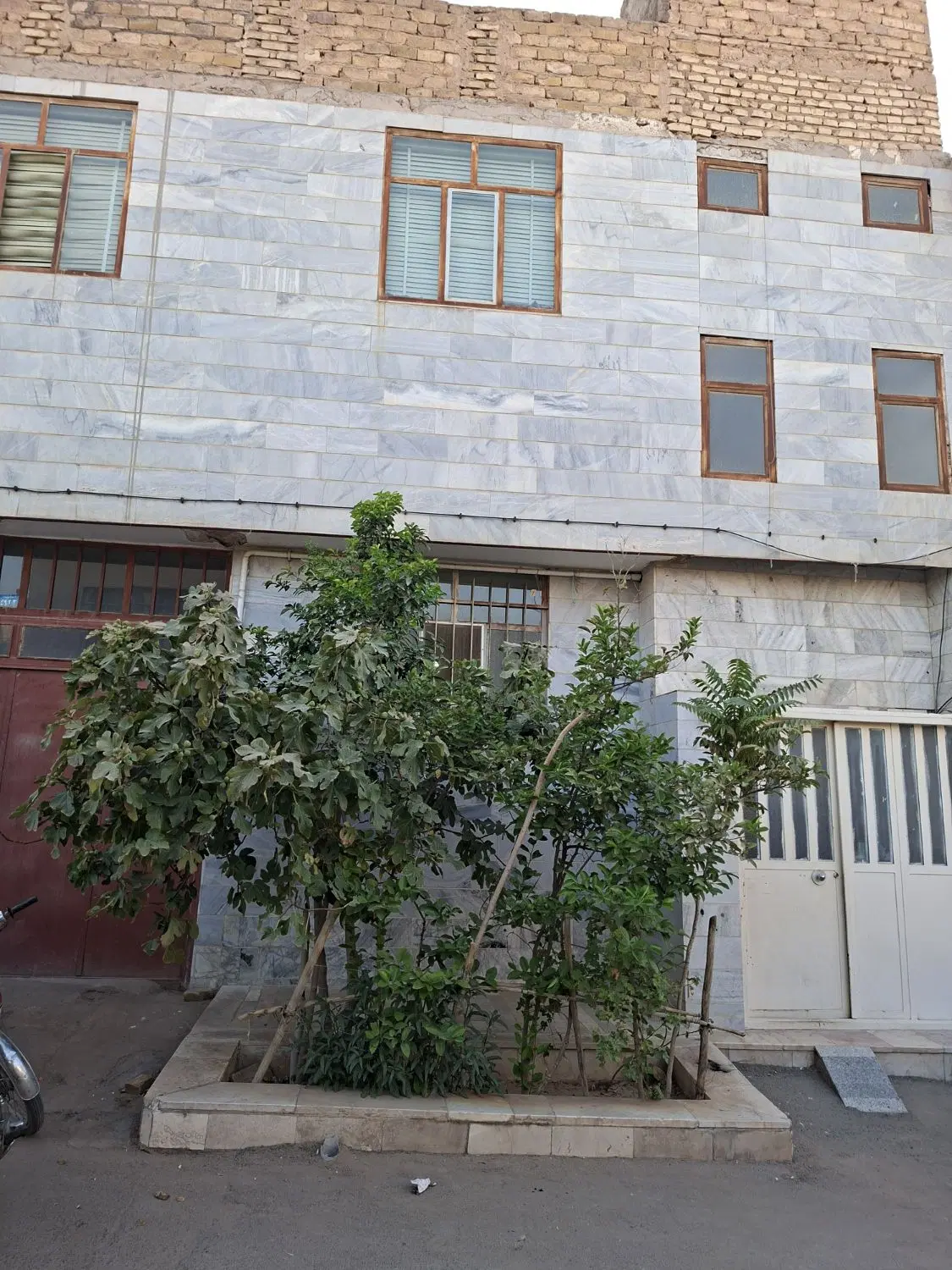 خانه سه نبش کوچه اصلی کوچه بیوک