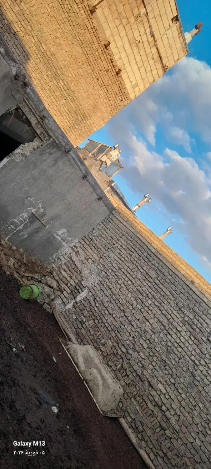 زمین چهار دیواری