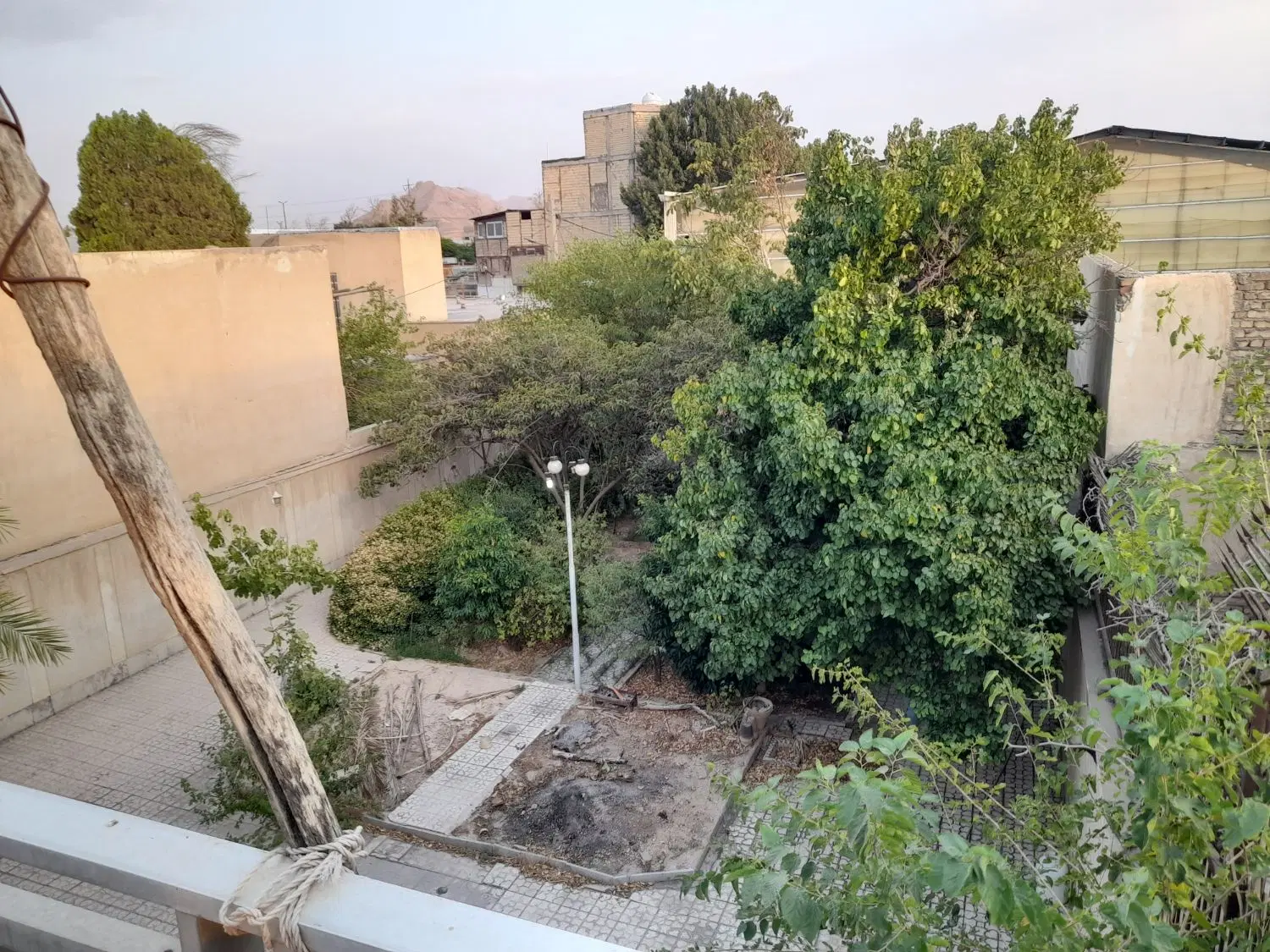 منزل ویلایی ۵۸۰ متر انتهای اتشگاه ۵۰۰ متر بعد درچه