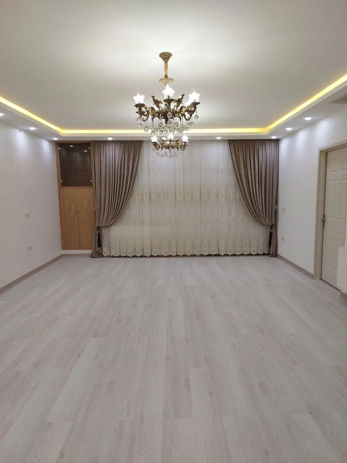 ۸۲ متر بازسازی اروپایی غرق نور