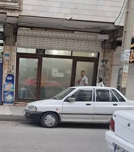 فروش مغازه با ۲۱ متربالکن