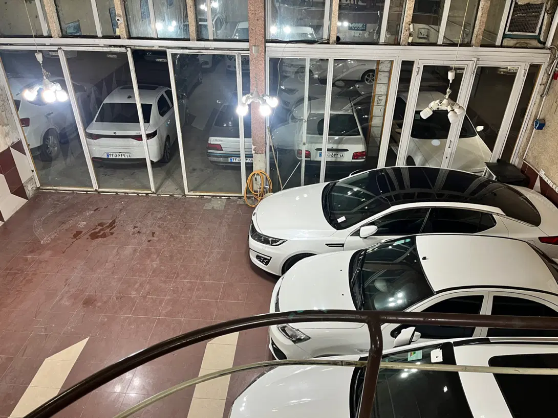 فروش یک باب نمایشگاه اتومبیل در بازار خودرو