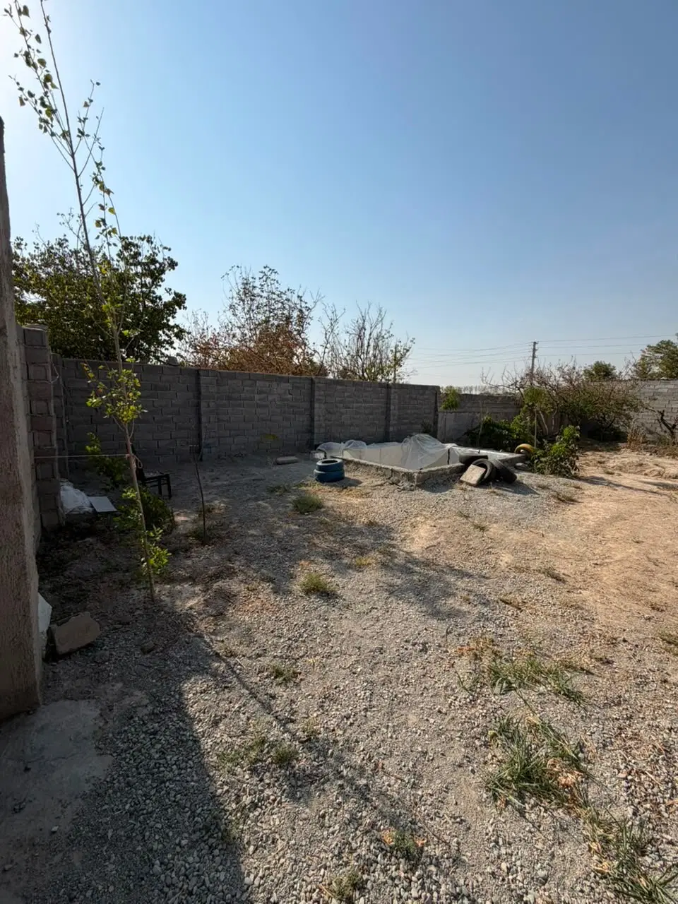زمین چهاردیواری