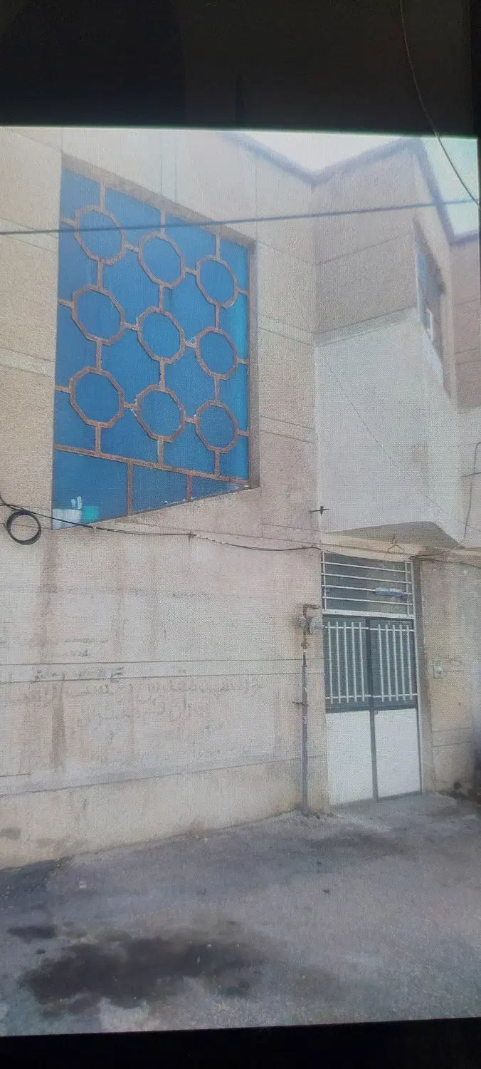 ملک گلنگی ،دو طبقه قابل سکونت