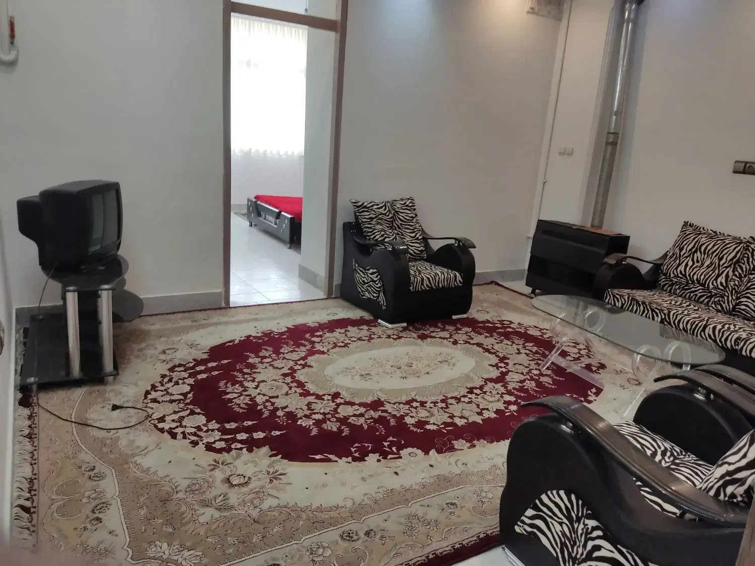 آپارتمان یه خوابه دوخوابه طبقه اول کوچه ۳۲