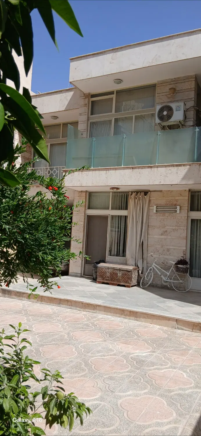 خانه ویلایی ۲ طبقه خانه اصفهان