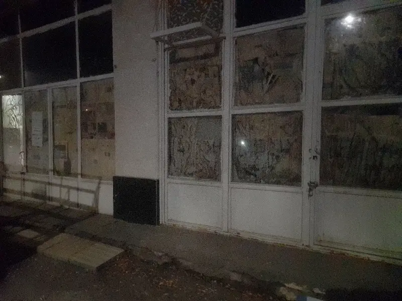 خانه ۲۰۰ متری مغازه ۳۰متری حیاط۳۰متری بفروش میرسد