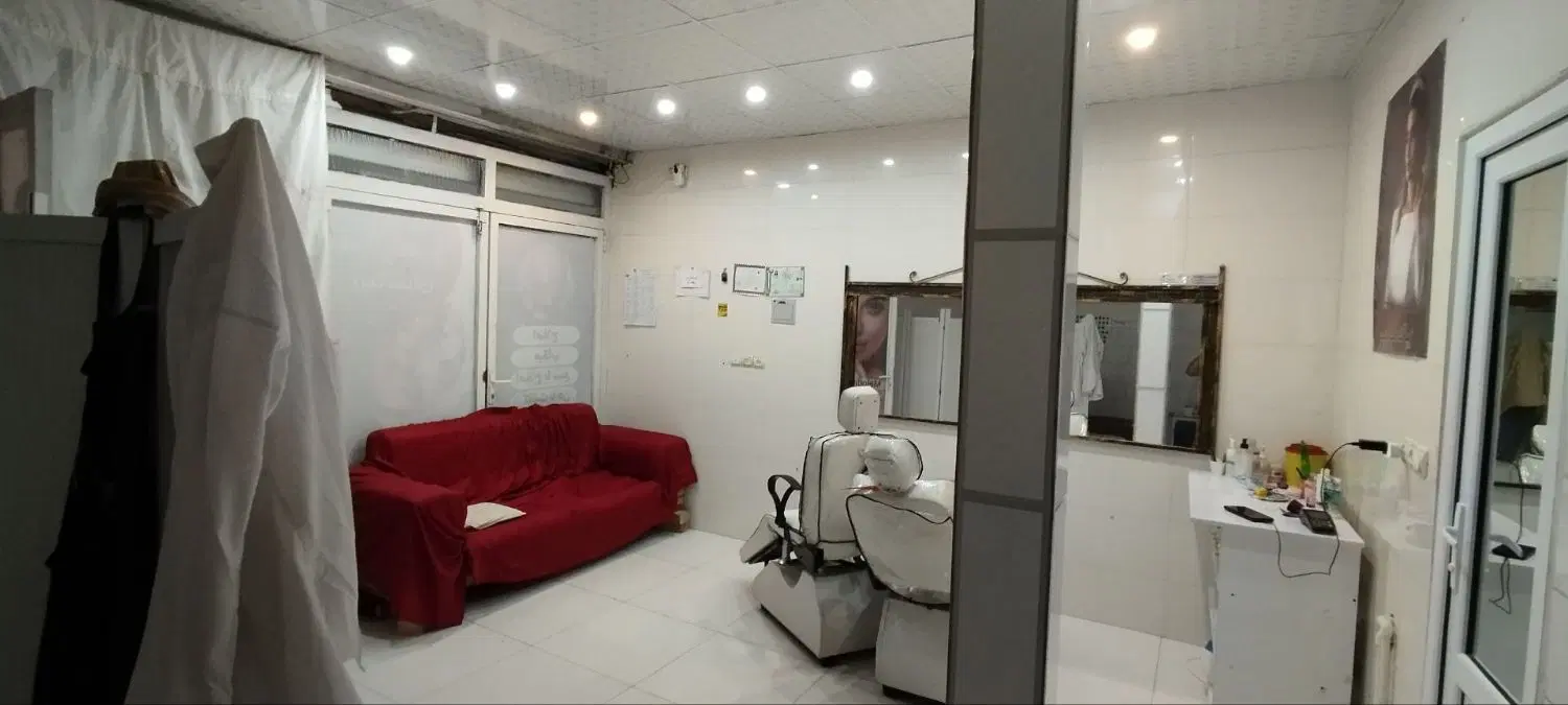 یک باب مغازه ۲۰متری همراه سرویس بهداشتی