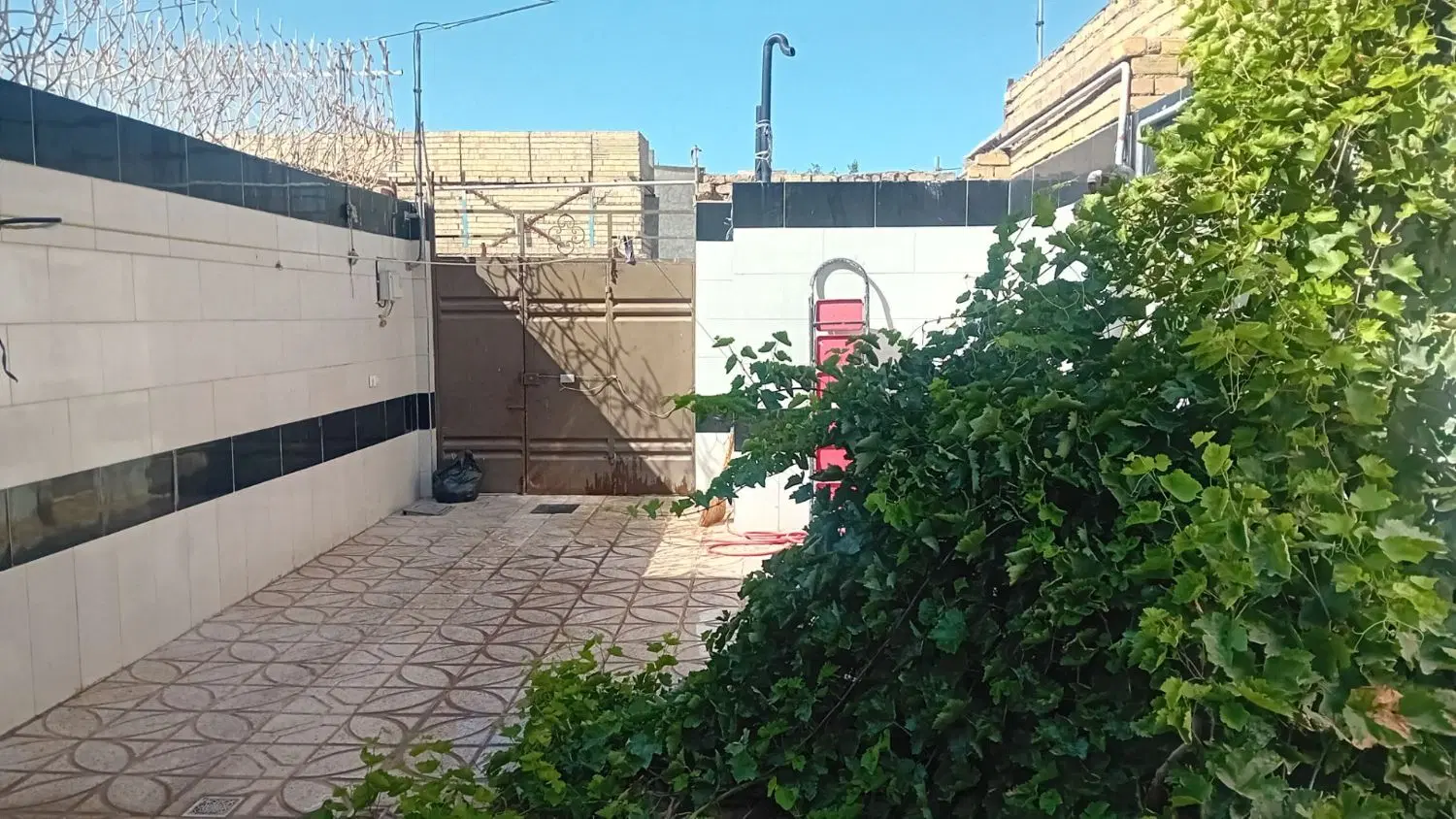 قابل توجه زائرین و مجاورین محترم ۱۲۵ متری ویلایی