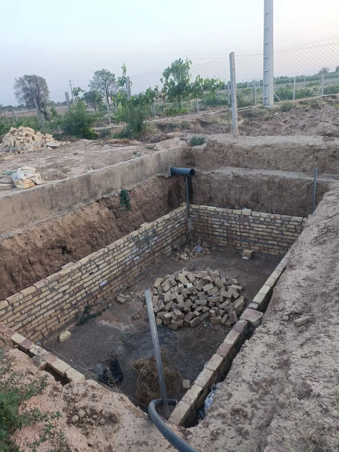 خانه باغ ۱۴۰۰ متری