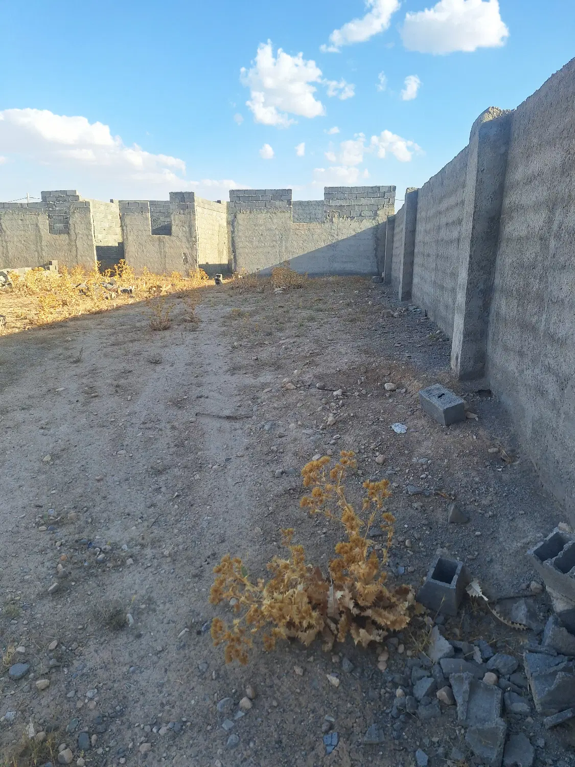 زمین فروشی
