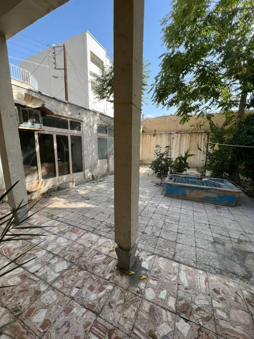 منزل کلنگی در منطقه ۱  با موقعیت و امکانات مناسب