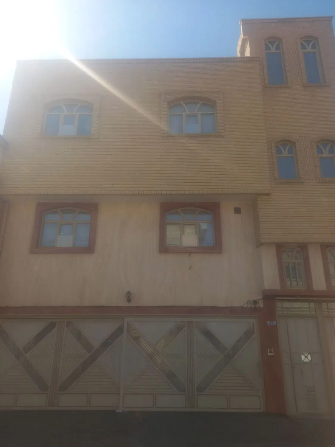 خانه ویلایی ۴ طبقه