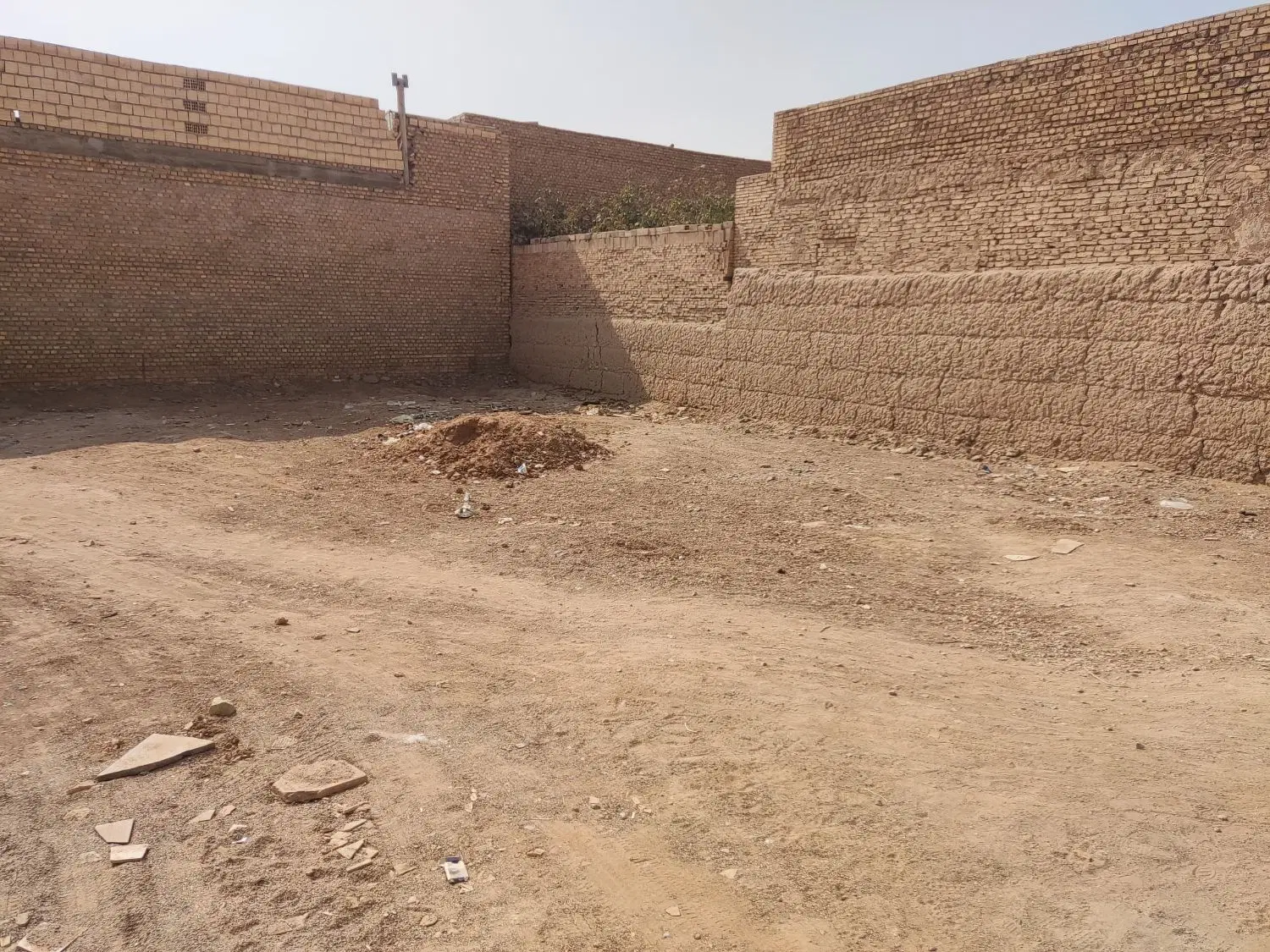 زمین فروشی
