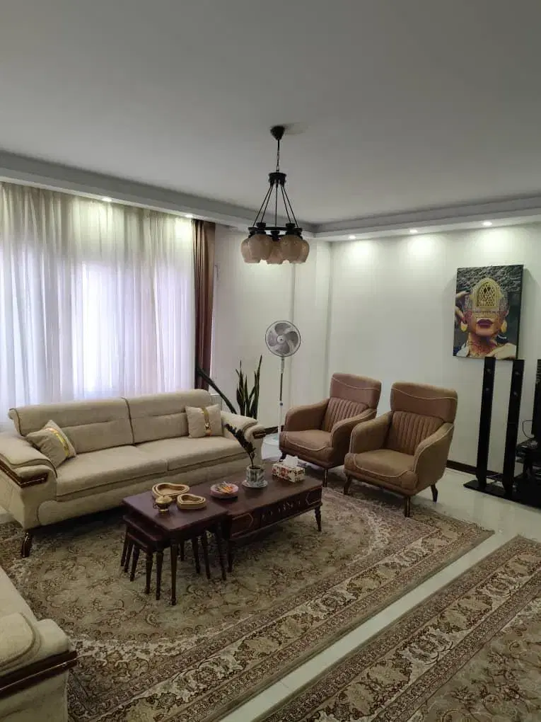 تراس بزرگ طبقه اول فول لاکچری