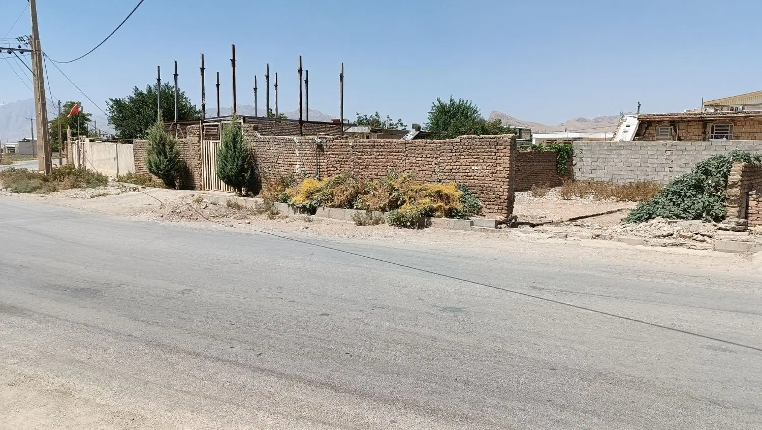 زمین مسکونی تجاری دیناروند