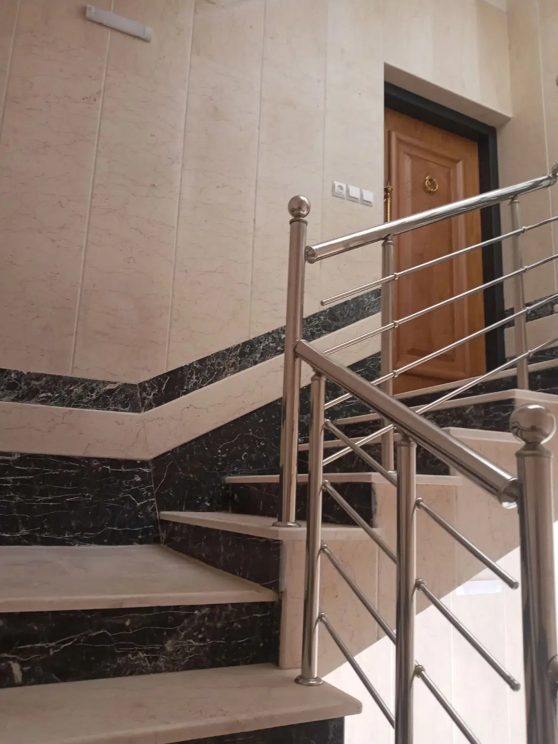 خانه دو صفر طبقه پاسدارن شرقی