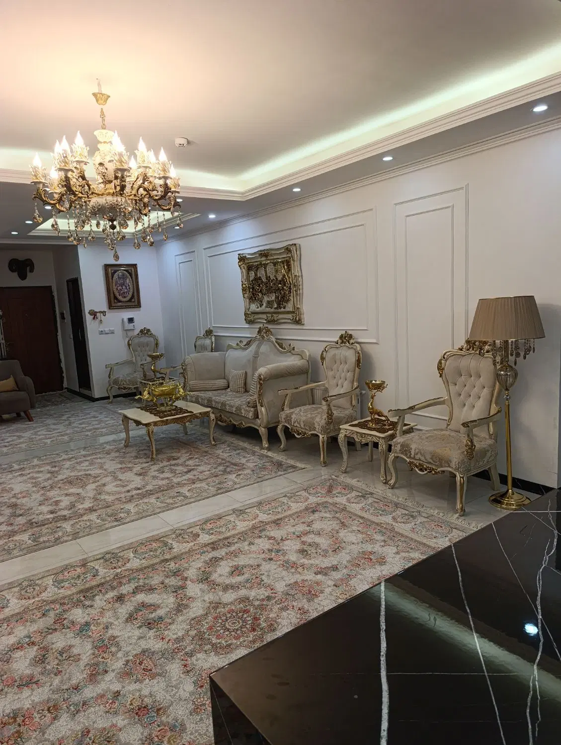 فروش واحد ۱۱۰متری واوان با حیاط اختصاصی