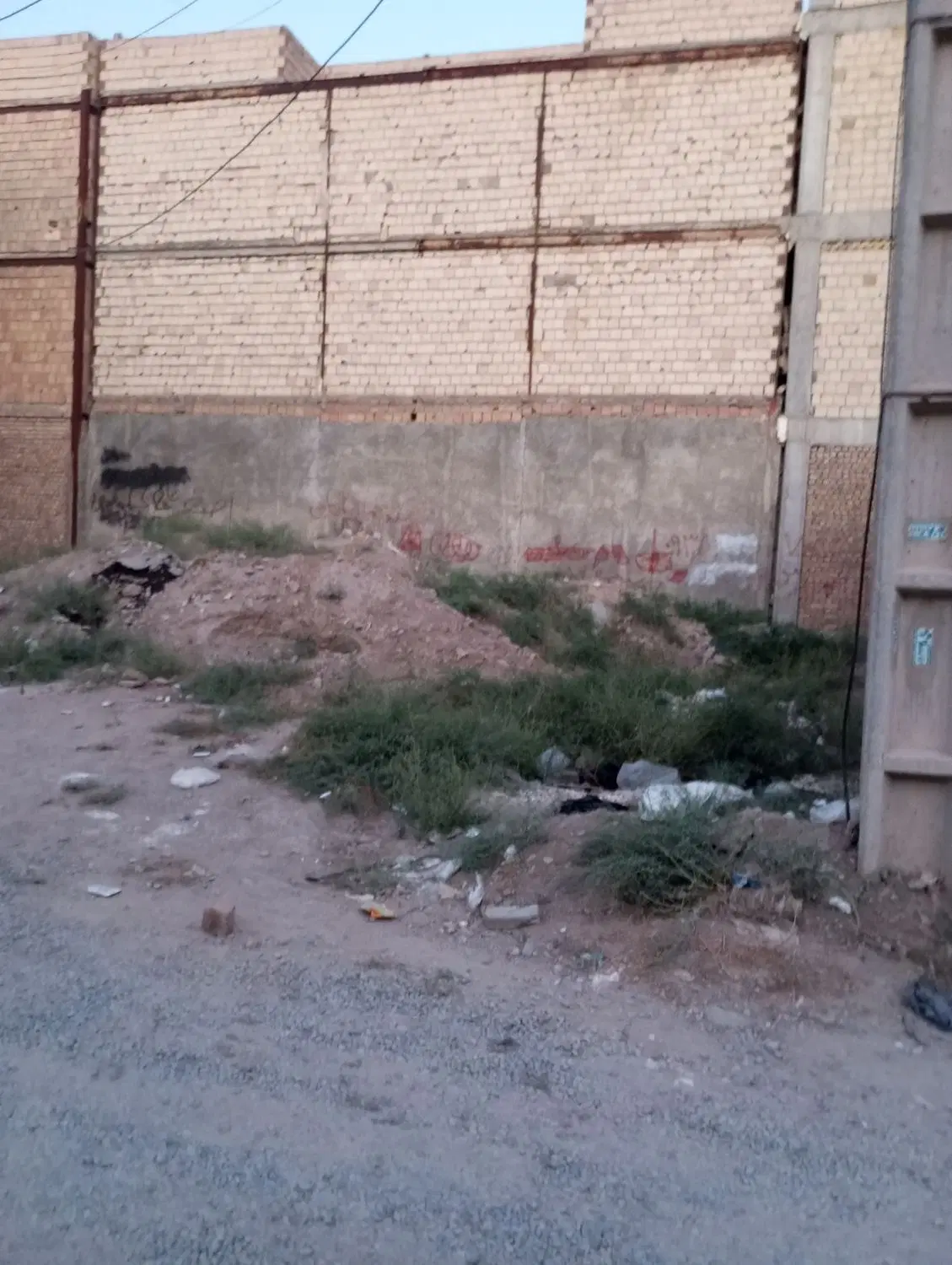 زمین چهار دیواری سند تکبرگ