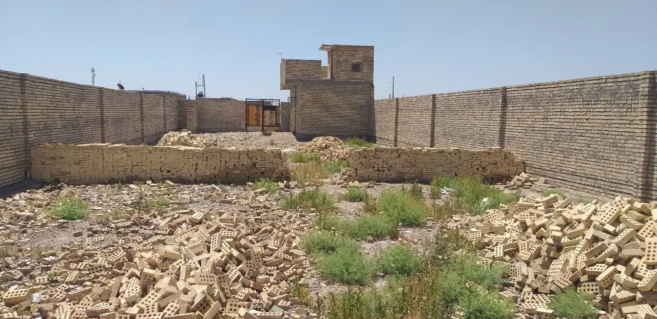 گاراژ، خانه ۵۰۰متری نیمه کاره