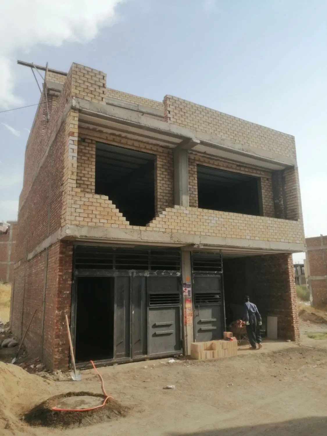 خانه نیمه کاره